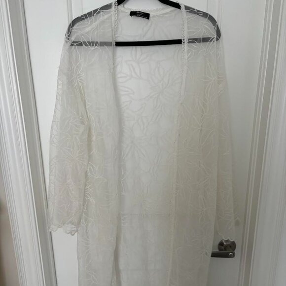 Bershka White Floral Cover Up NWOT - Picture 1 of 5